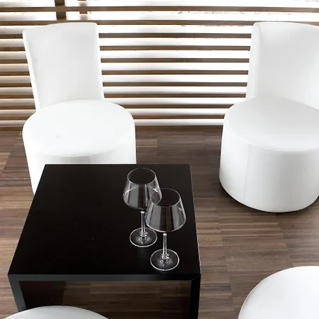 Becker's & Restaurant Otel 4*
