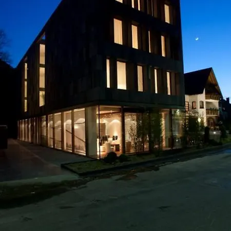 Becker's & Restaurant Szálloda Trier